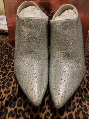 Embellished Silver Pointed Toe Women's Mules